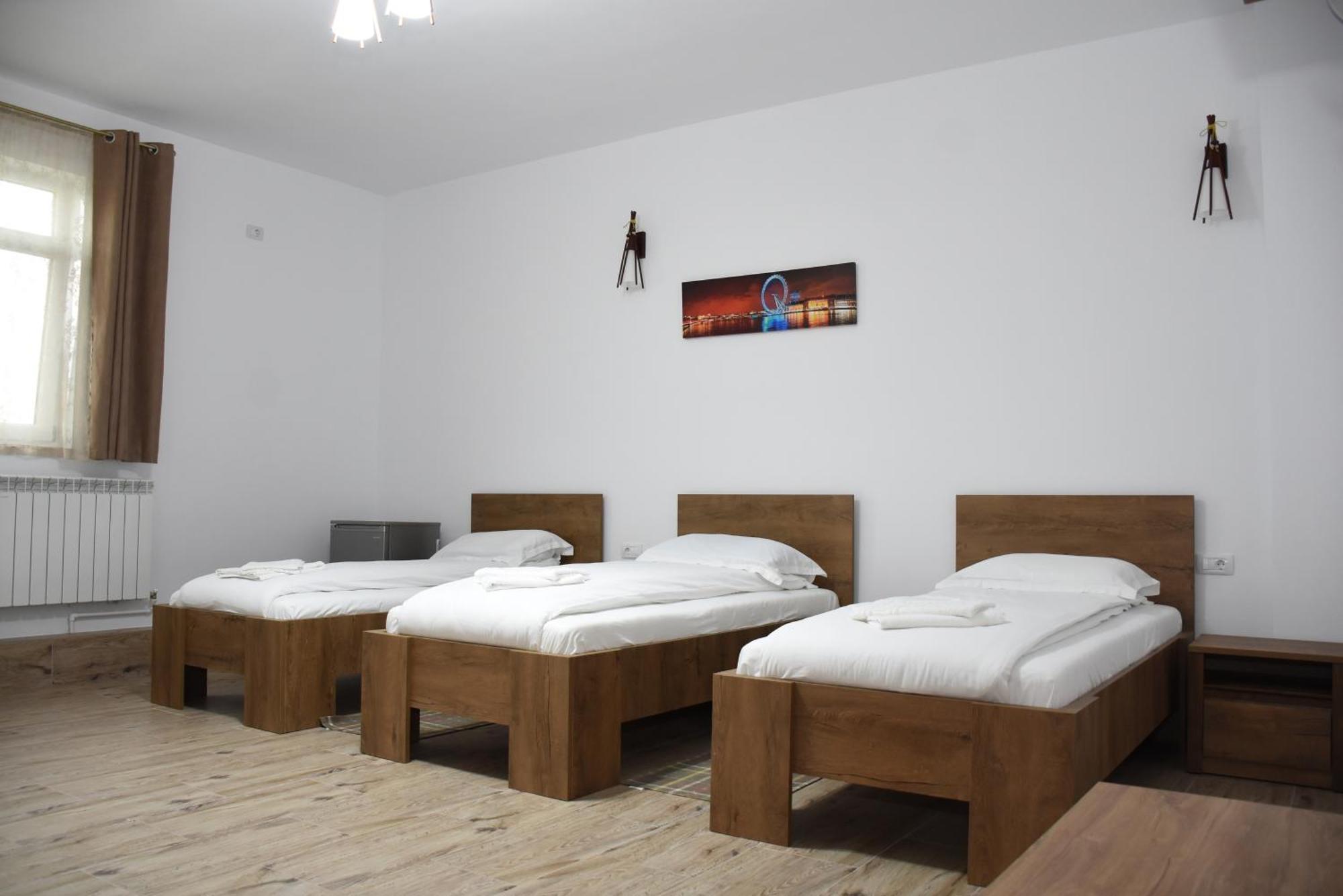 Royal Castle Hotel Pascani Buitenkant foto